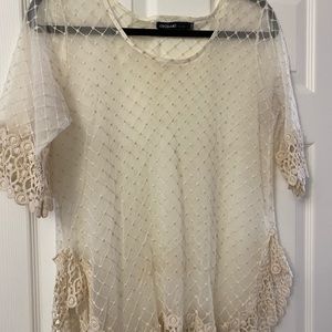 Cream, knit lose fitting shirt